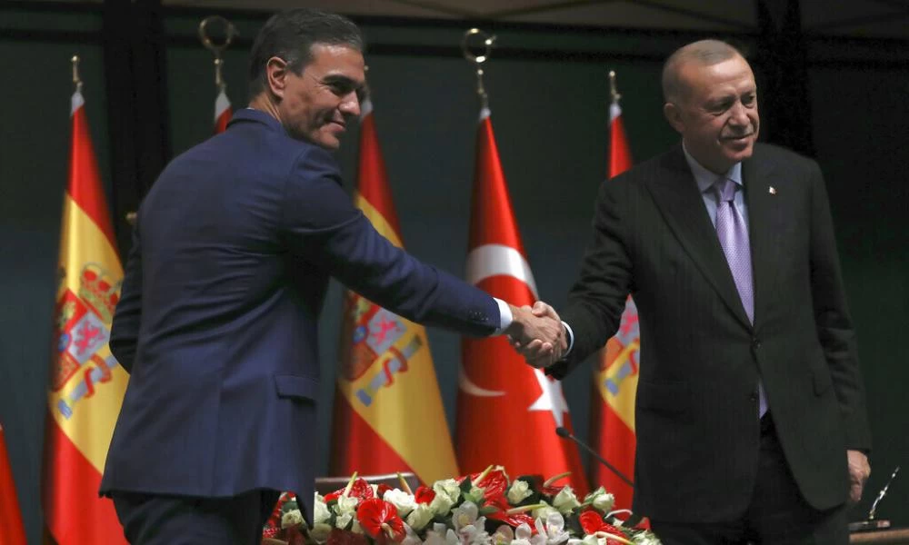 Η Ισπανία συνεχίζει να «δουλεύει» τον Ερντογάν - Πλούσια χώρα η Τουρκία το 2030 ενώ είναι στα πρόθυρα εμφύλιου πολέμου
